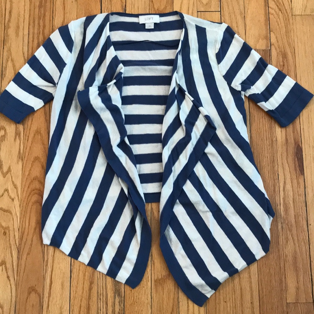 Cute Ann Taylor Loft short sleeve cardigan.